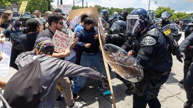 ICE protesters and police clash on Chamblee Tucker Road – Doraville, GA
